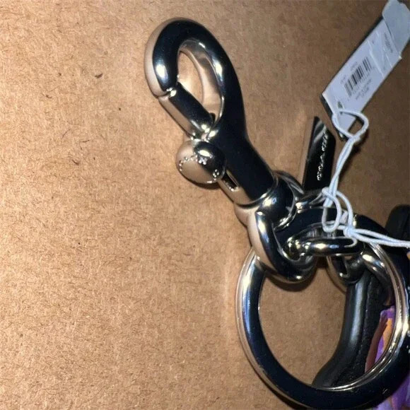 COACH Purple Tea Rose Bag Charm Keychain Purple Floral w Gunmetal Clip NWT - Picture 3 of 4